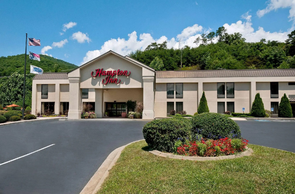 Clarion Pointe Cherokee