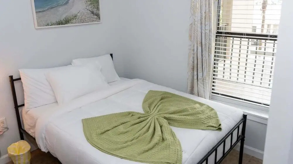 Sleeps 10 Direct Beach Heated Pool 3 Bedroom Apts