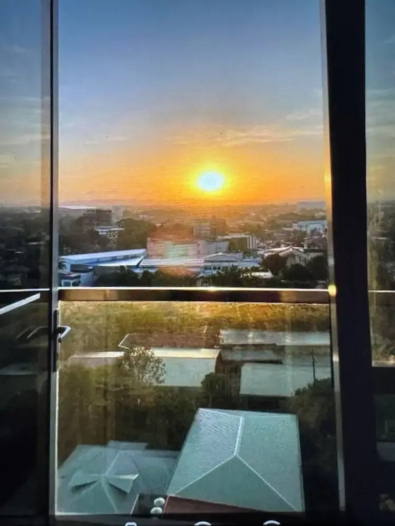 S & E condo with Panoramic view