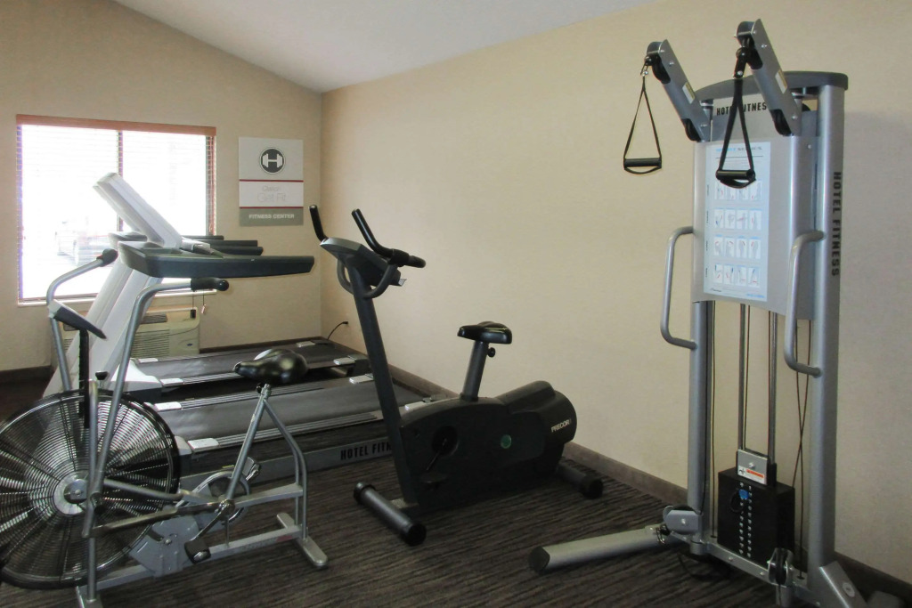 Clarion Inn & Suites Cortland - University Area