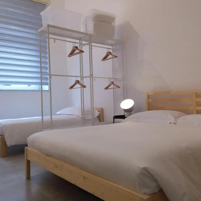 Room 33
