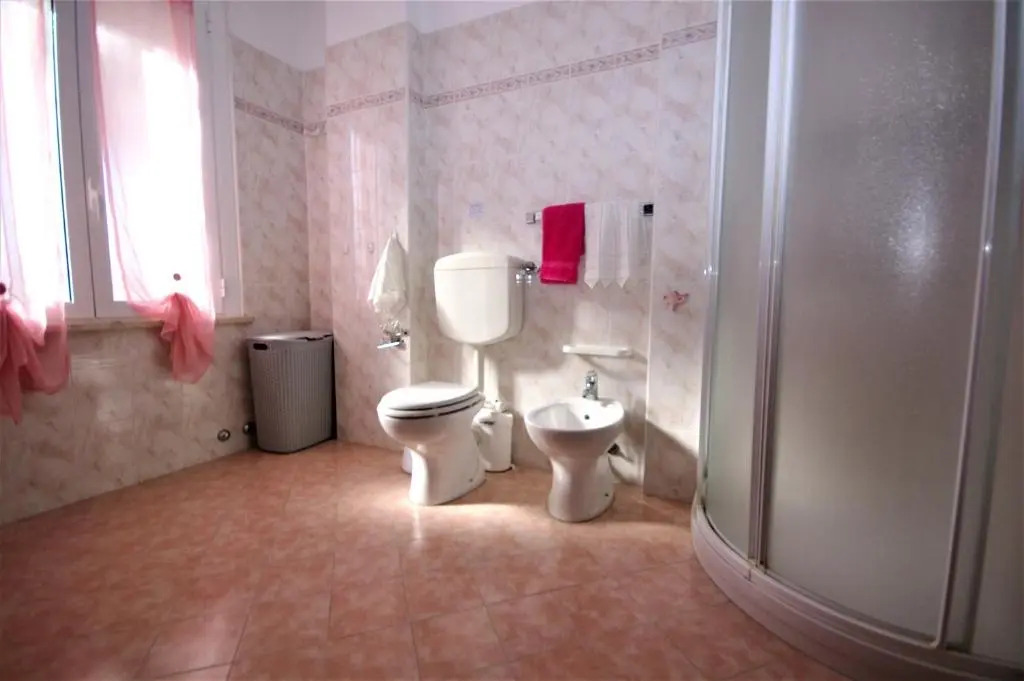 ELENA ATTICO con TERRAZZA, SOLARIUM VISTA MARE e piscina condominiale