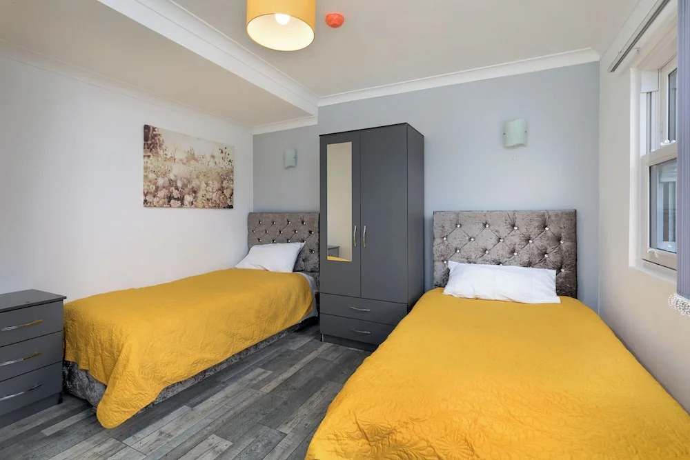 2 Bed Flat - Sleeps 4 - Wifi