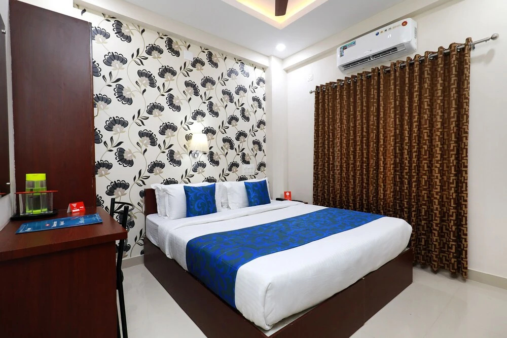 OYO 6728 Almas Residency