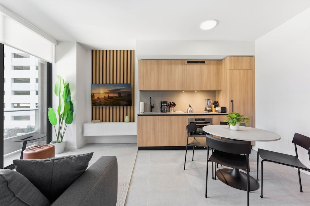 Stylish Miami Stay for 5 Guests