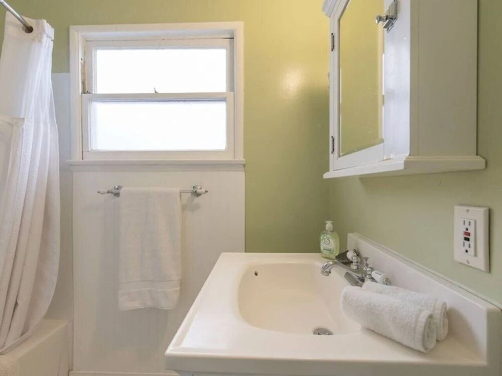 Ventura Beach Cottage Available