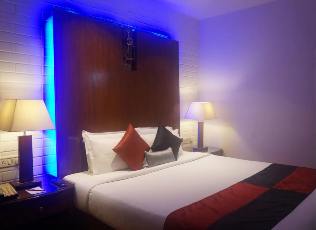 SFO Hotel and Suites