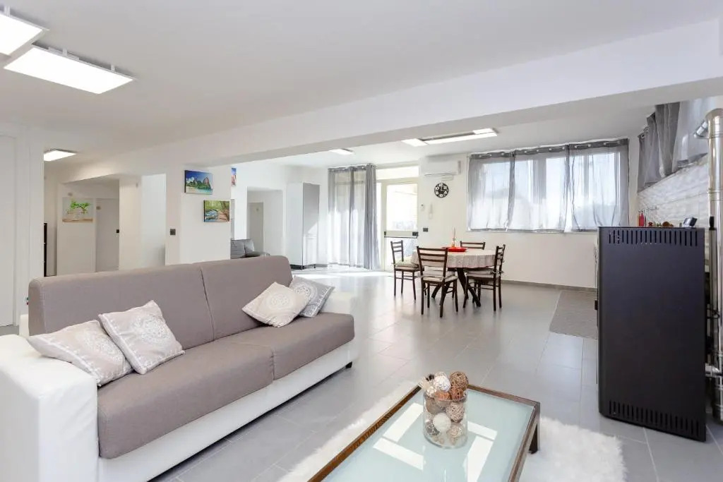 Etna Apartment Titani