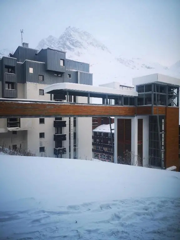 Great 8-pax ski-in ski-out apartment in Tignes Val Claret