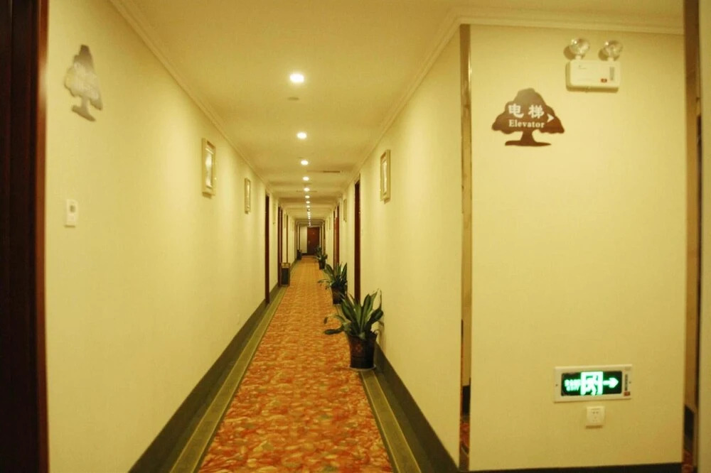 GreenTree Inn Lianyungang Donghai New Bus Station Express Hotel