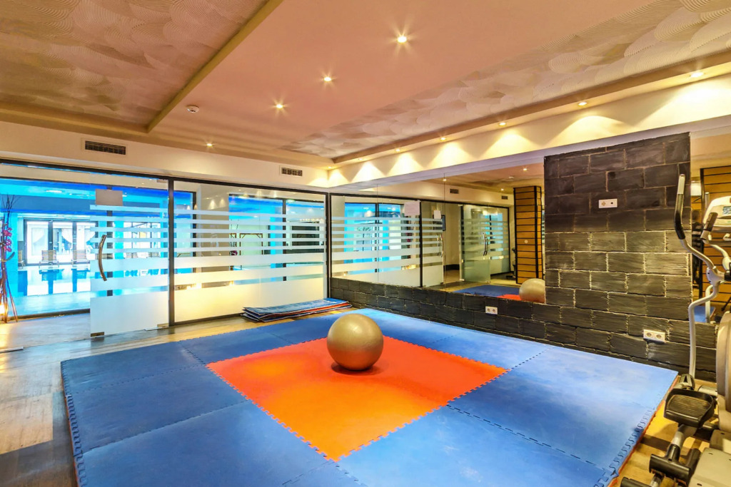 Saint George Palace Aparthotel
