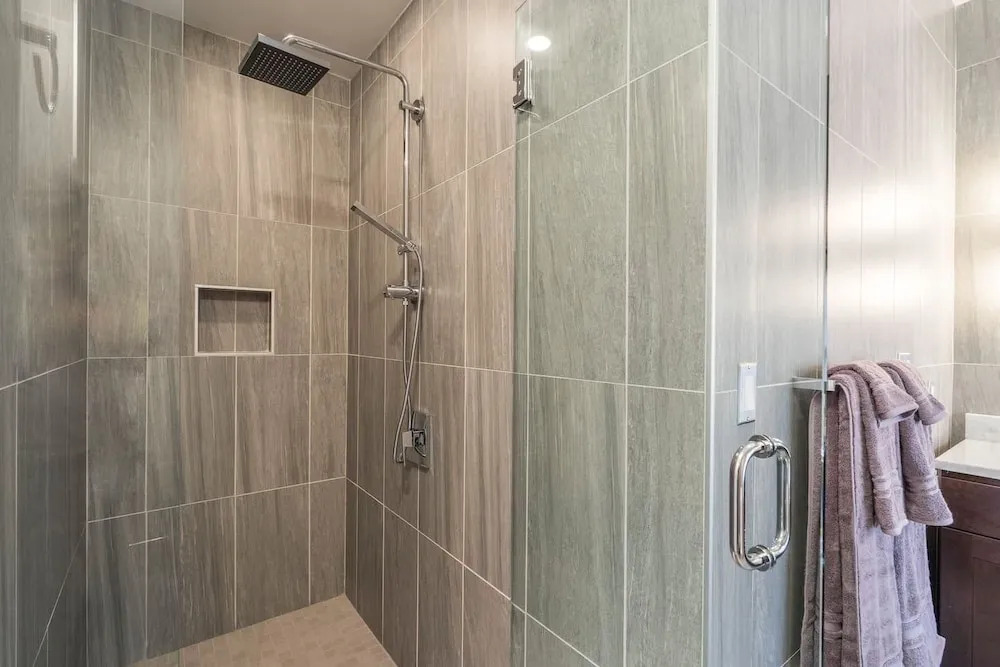 Luxurious Million-dollar Condo w/ Perfect Location