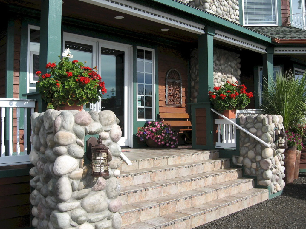 The Collins Inn and Seaside Cottages