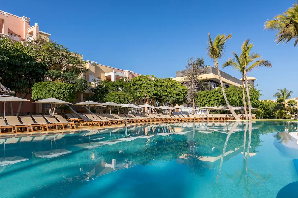 Servatur Isora Suites