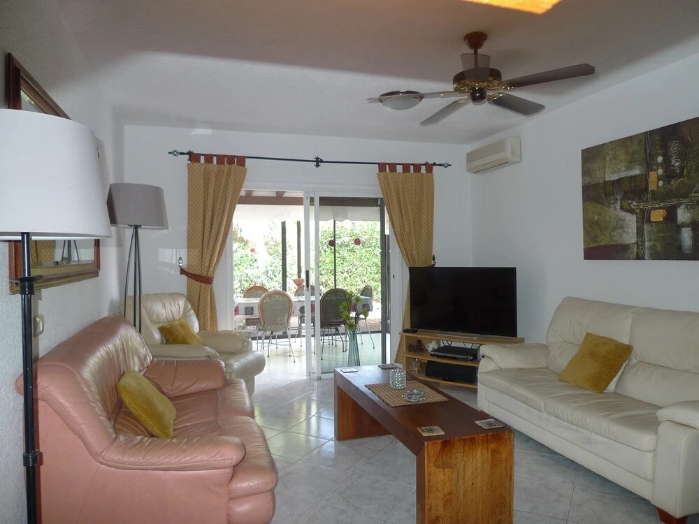 5 Bed Villa Free Wifi 6 Seater Hot Tub & Spectacular Sea, Golf & Mountain Views