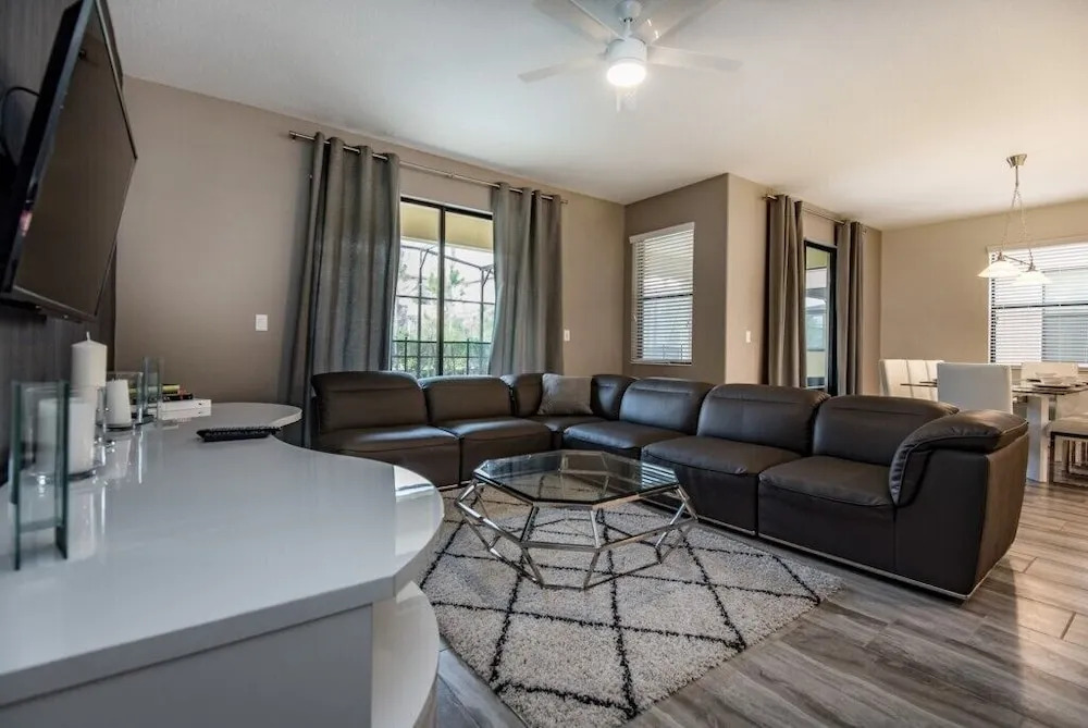 6-Bedroom Villa in Davenport 5425SC
