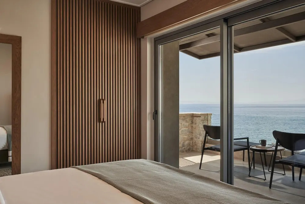 Beachfront Alassa Villas w Private Pools Complex