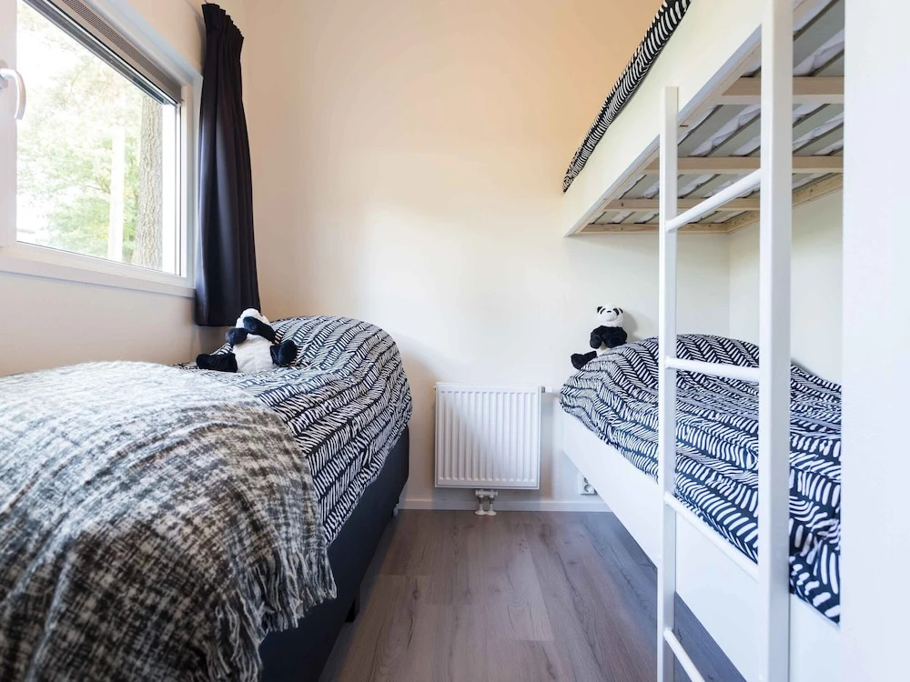 Comfy Chalet in a Holiday Park Near De Veluwe