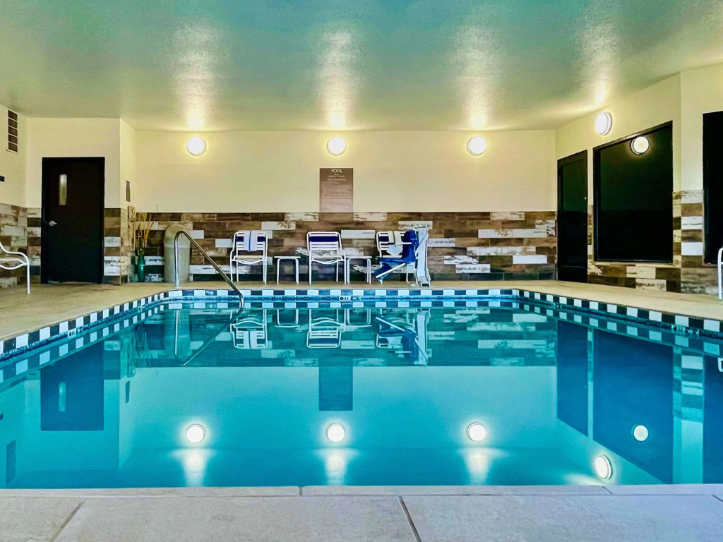 Comfort Suites University