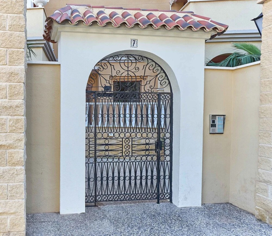 Espanhouse Roentgen Atalayas