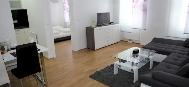 Anyna Apartments