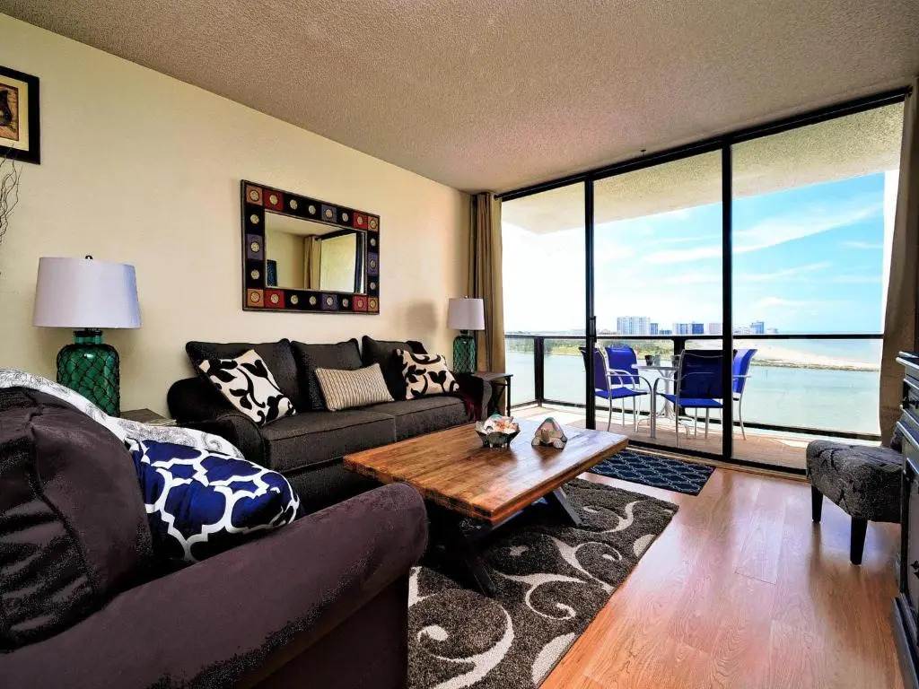 440 West 1108S
