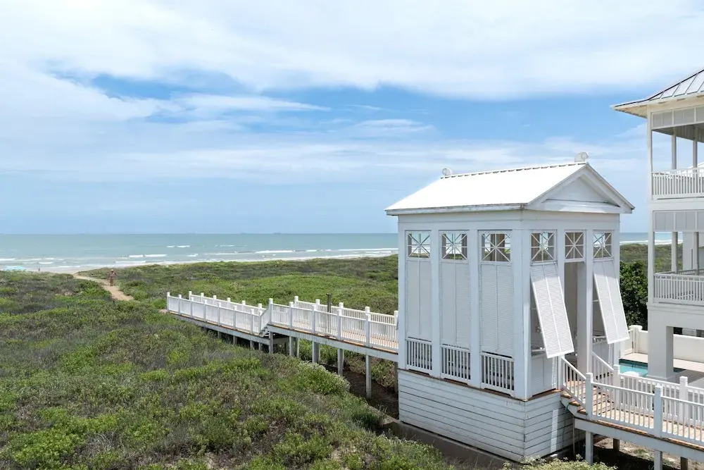 Nomad House At The Shores 3 Bedroom Home