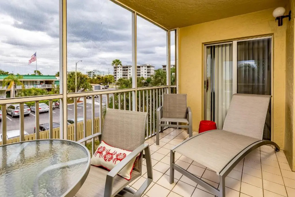 Sand Caper 202, Sleeps 4, Gulf Front, 2 Bedrooms, Elevator, Heated Pool