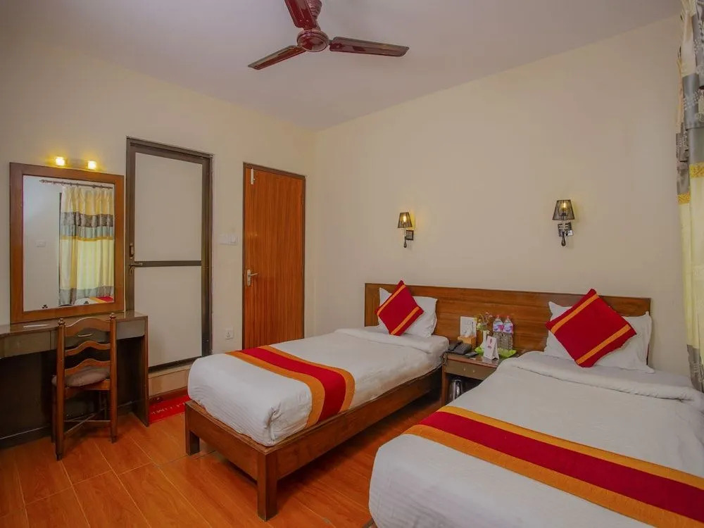 OYO 11454 Hotel Garuda Inn
