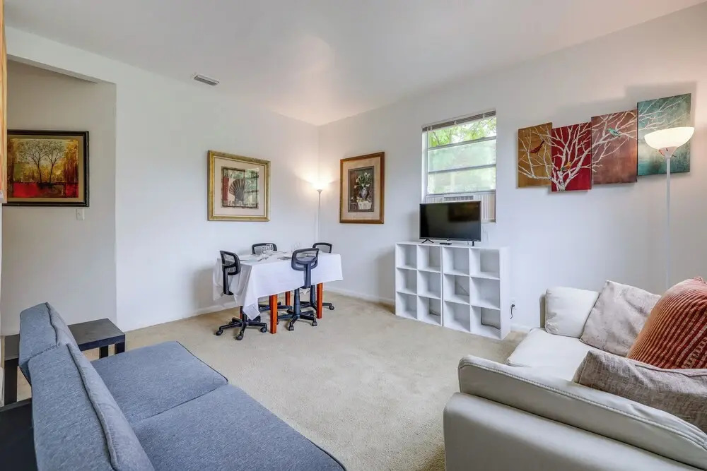 Walk to King Street Eats! Condo in Jacksonville