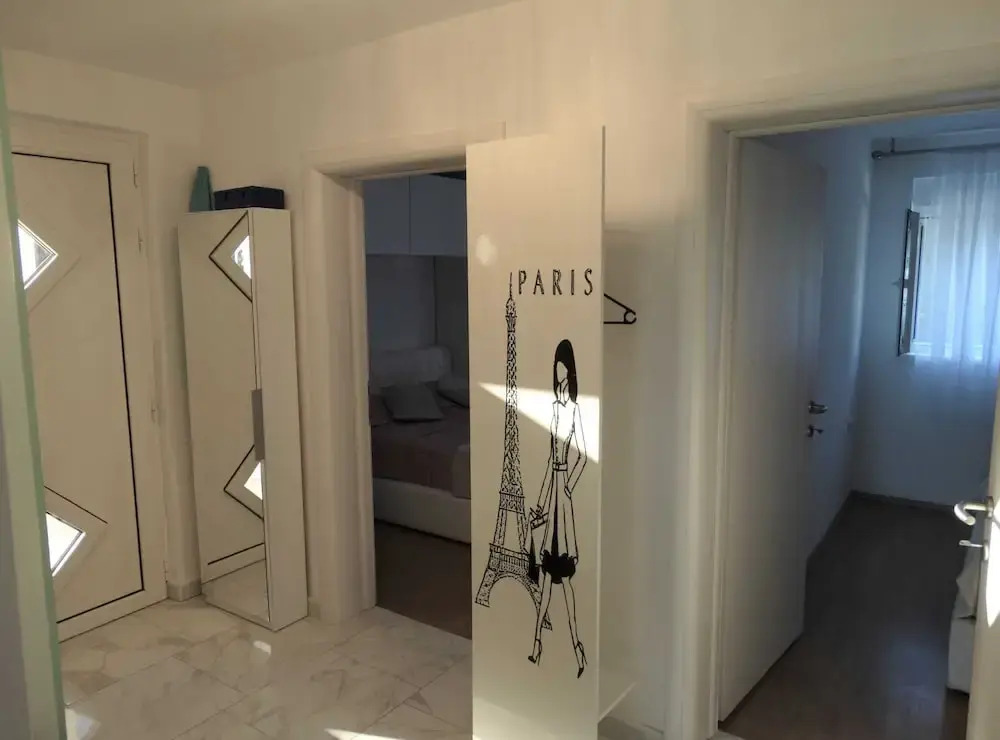Selce Shorefront Apartment With Balcony and Sea View