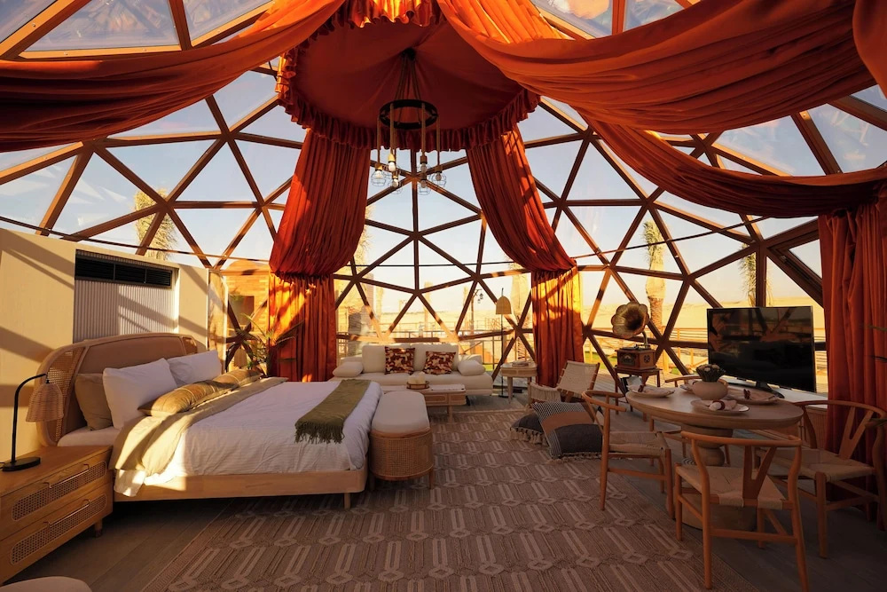 Al Marmoom Dome Luxury Desert Experiential Stay