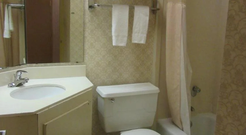 Governors Inn & Suites