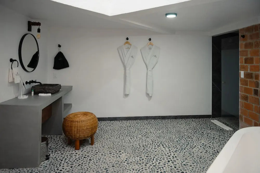 BOTANIQ HOTEL BOUTIQUE