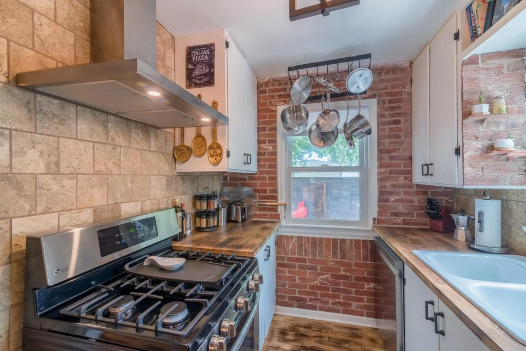 Italian Style in Old Town with Private Hot Tub