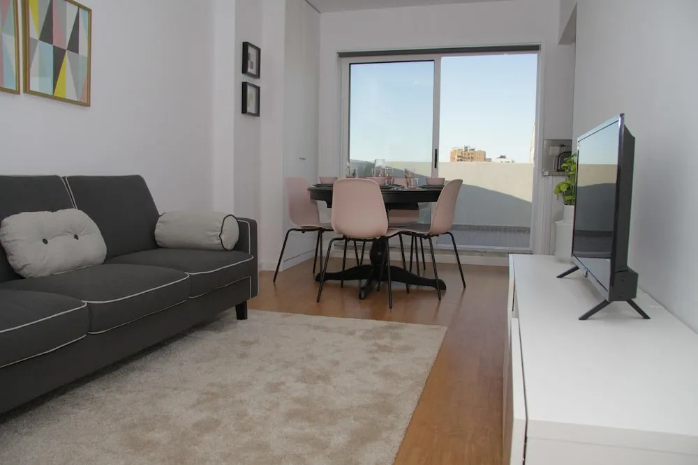 Liiiving in Porto Bright Balcony Apartment