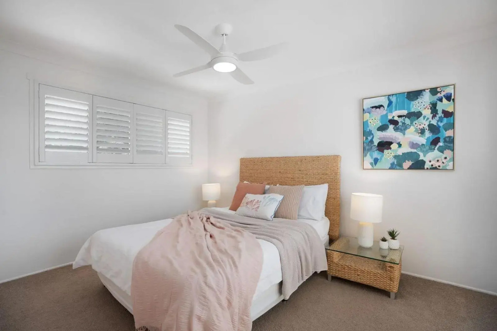 The White House - Central Coolum with Spectacular Ocean Views and WiFi