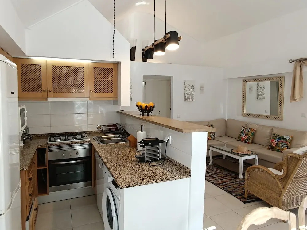 Villa 81 great spot Oura beach, Albufeira