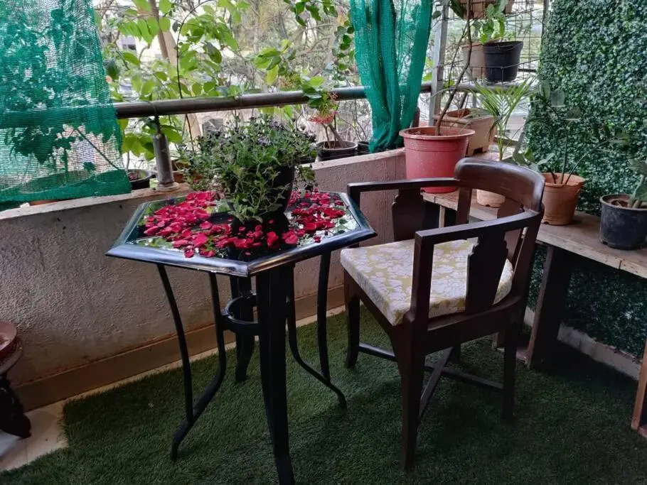 Beautiful and cosy 2 bhk flat near airport