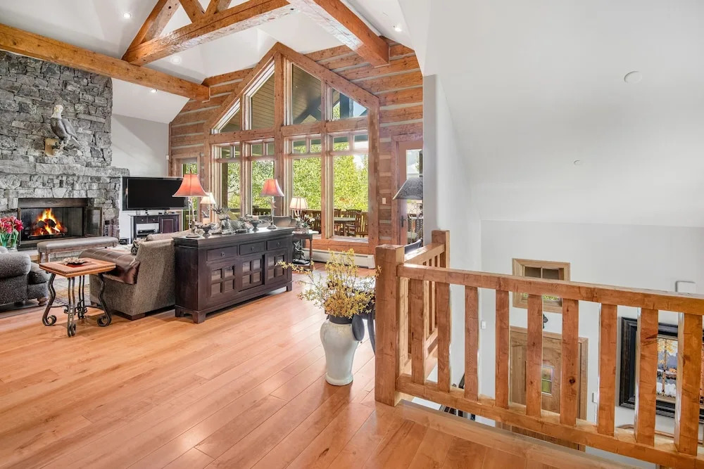 40 Goshawk 5 Bedroom Home by RedAwning