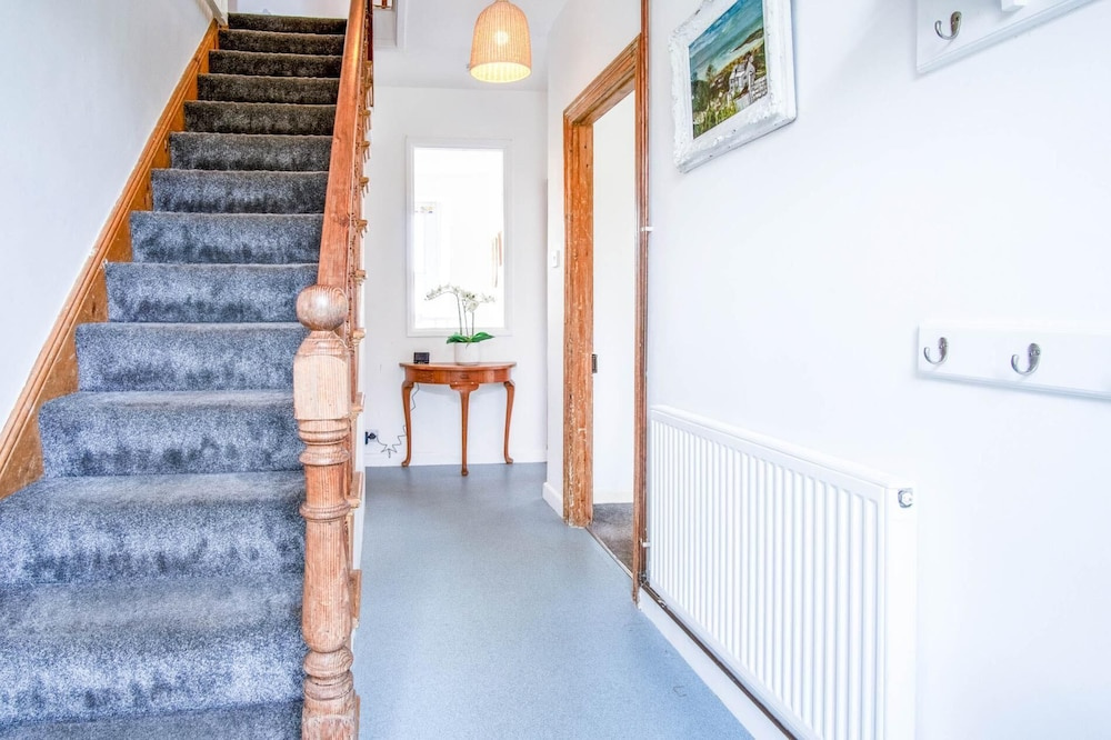 Fern Bank - 5 Bedroom House - Horton