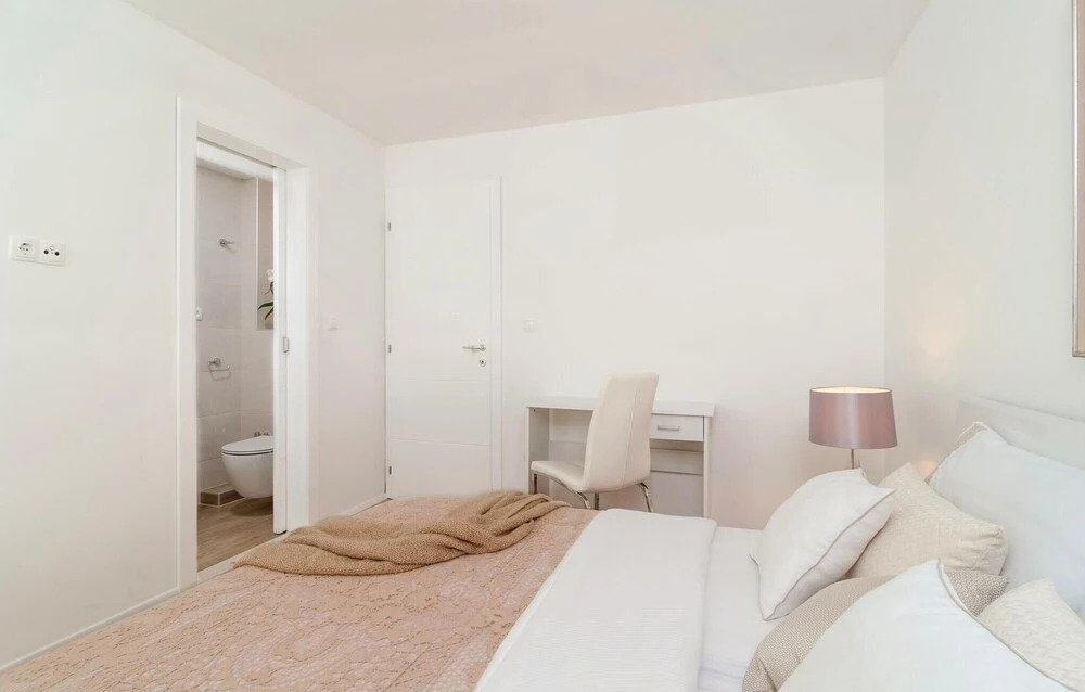 Nice Apartment in Podstrana With 2 Bedrooms and Wifi