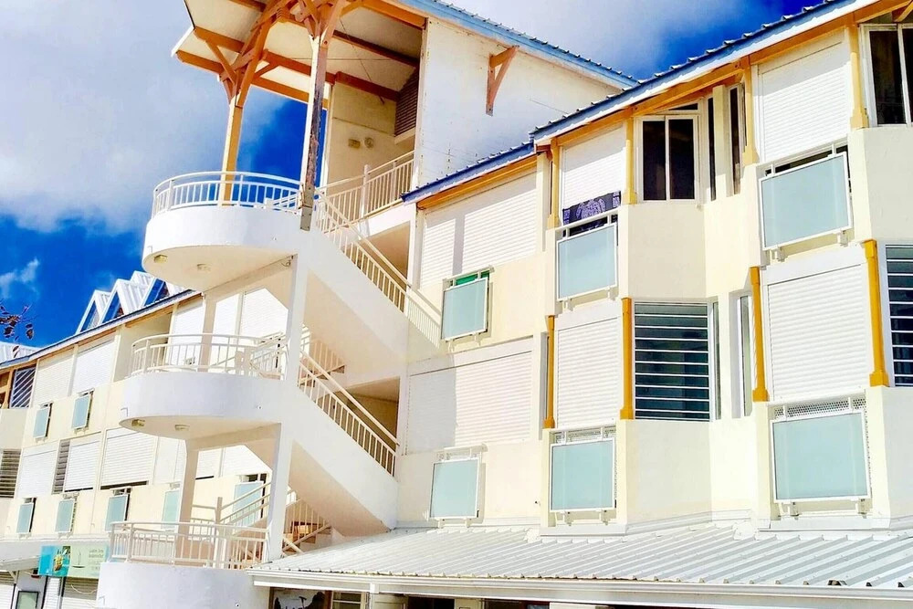 Studio in Saint-françois, With Wonderful sea View, Balcony and Wifi