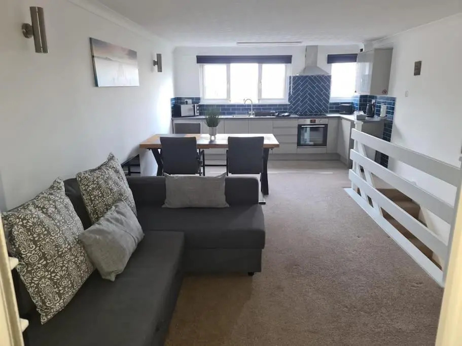 Hunny House - near Searles with lovely sea views