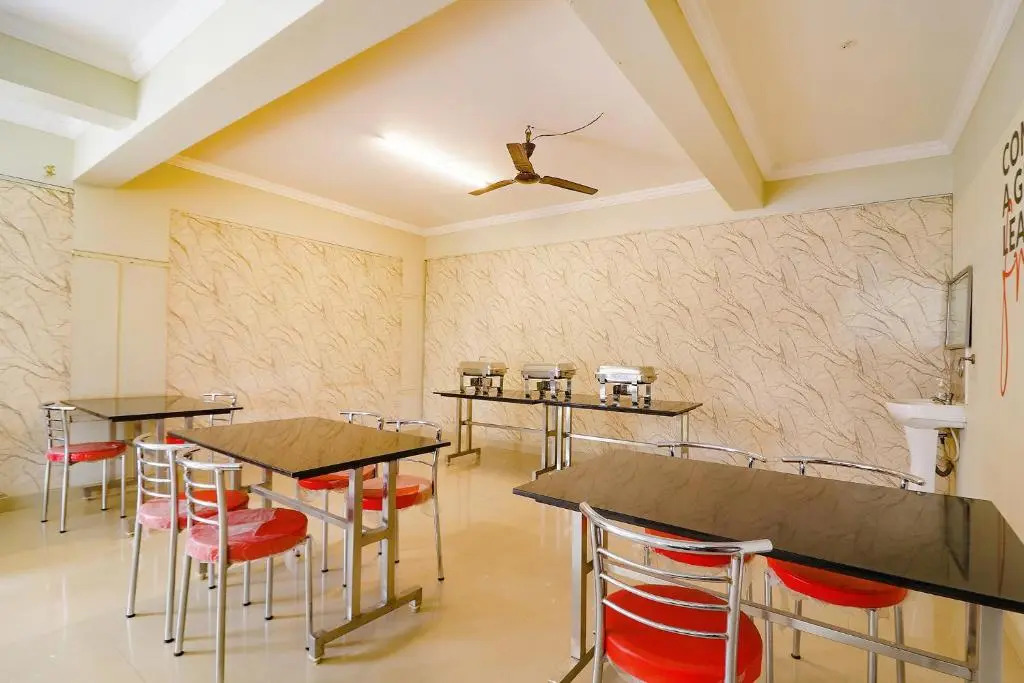 FabHotel Srisai Hill View