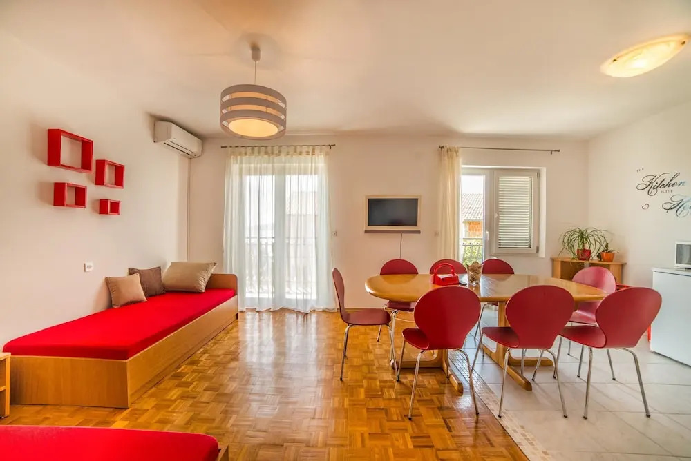 Apartment Lidija / Three Bedrooms A1