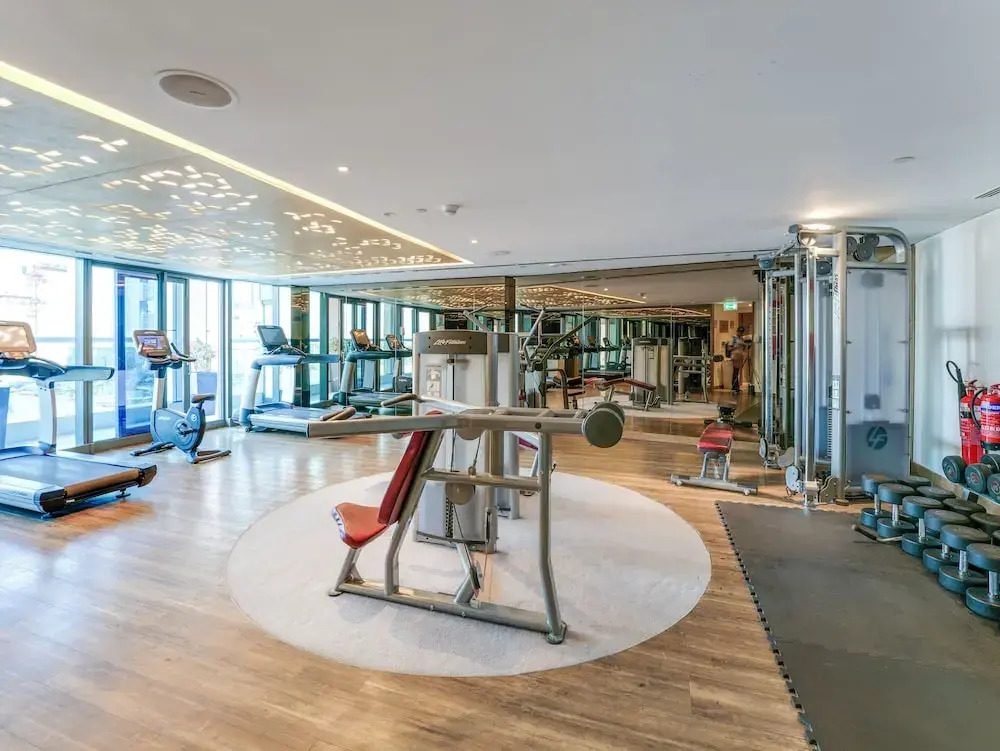Glamorous 2BR in Damac Paramount Tower