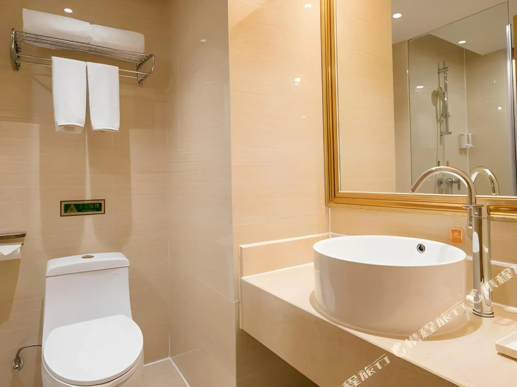 Chihao Hotel (Shenzhen Shiyan Hongfa World Store)