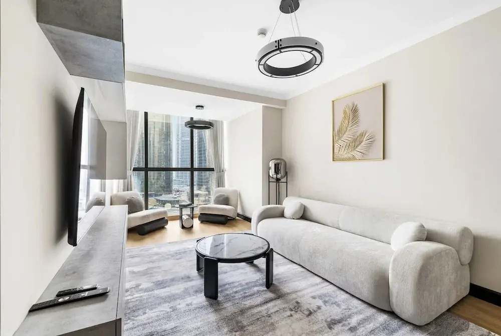 1BR by the Lake Near DMCC Metro Station