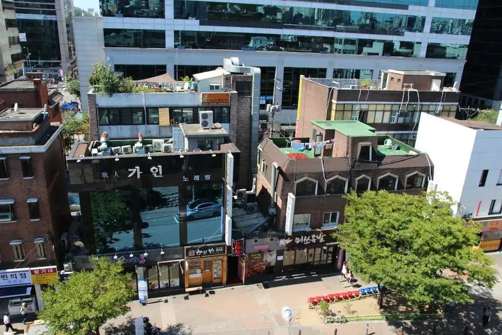 Dustin Guesthouse - Hostel